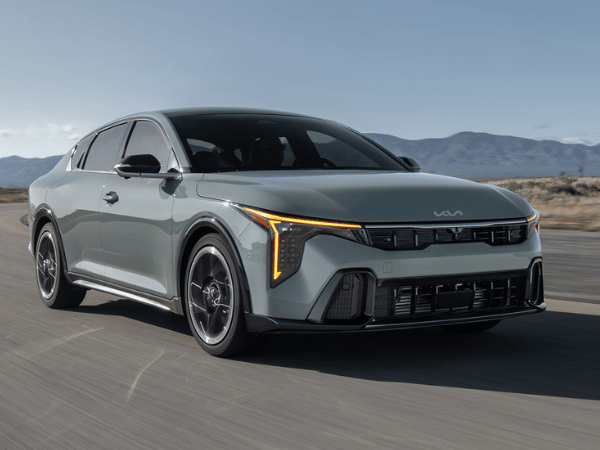 Brand-new Kia K4 Sedan