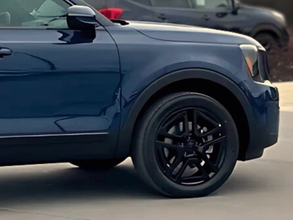 Front Side View of 2025 Kia Telluride at Crain Kia of Fort Smith in Fort Smith, AR - Your Hometown Kia Dealer