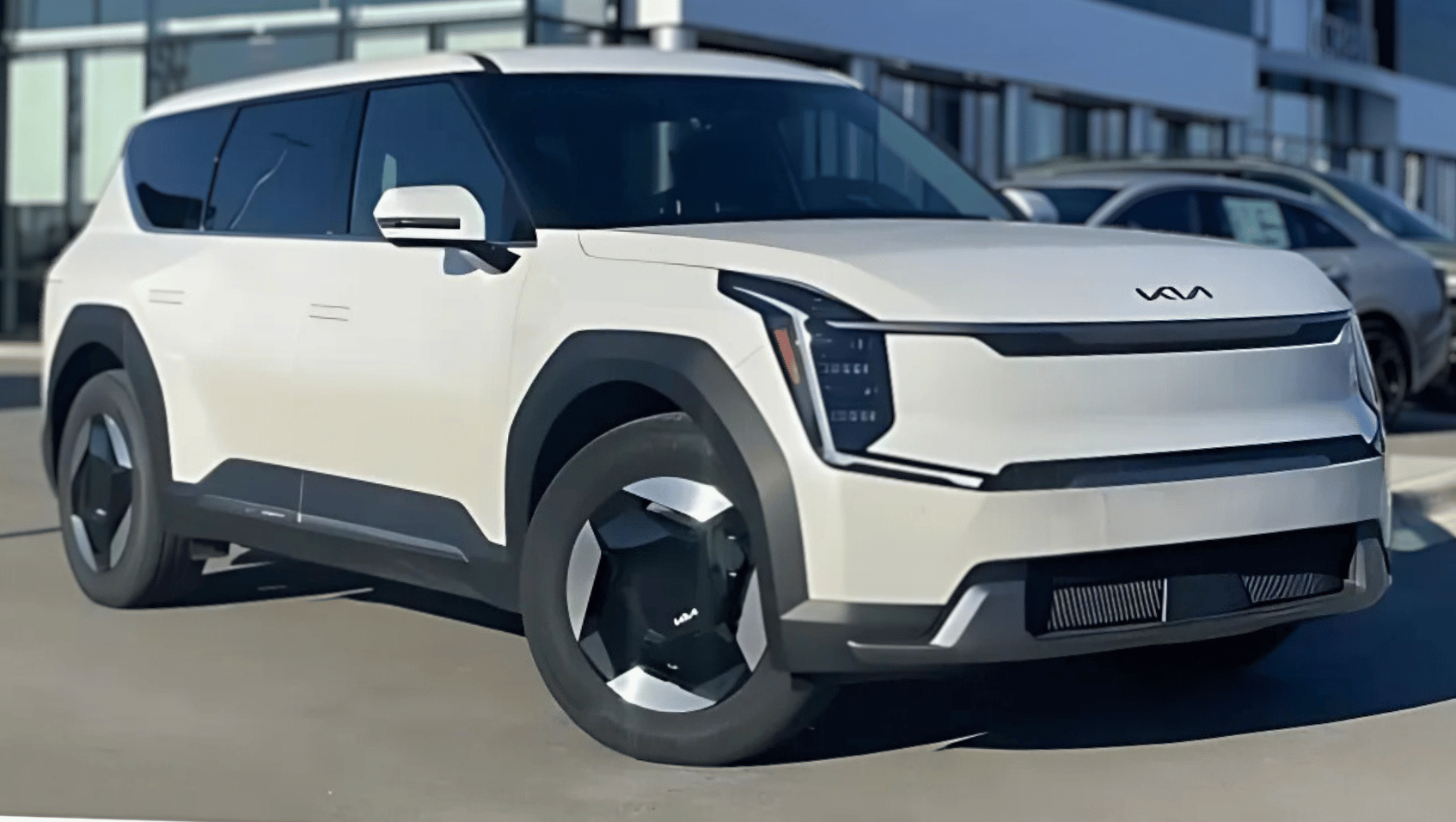 White 2025 Kia EV9 Front in Fort Smith, Arkansas