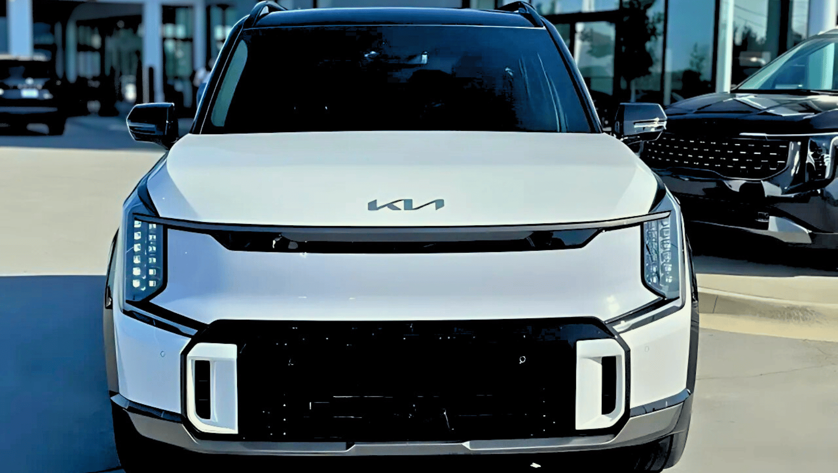 Photo of a White 2026 Kia EV9, front view