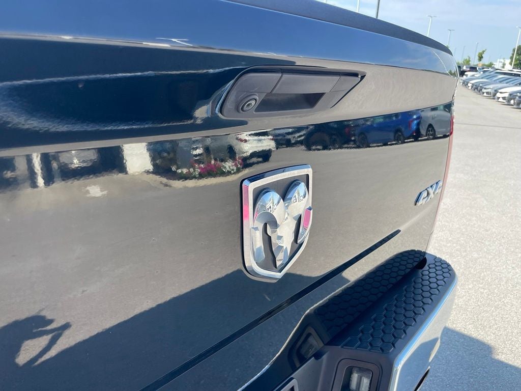 2019 RAM 1500 Classic Tradesman - IT'S GOT A HEMI!!! / 1-OWNER