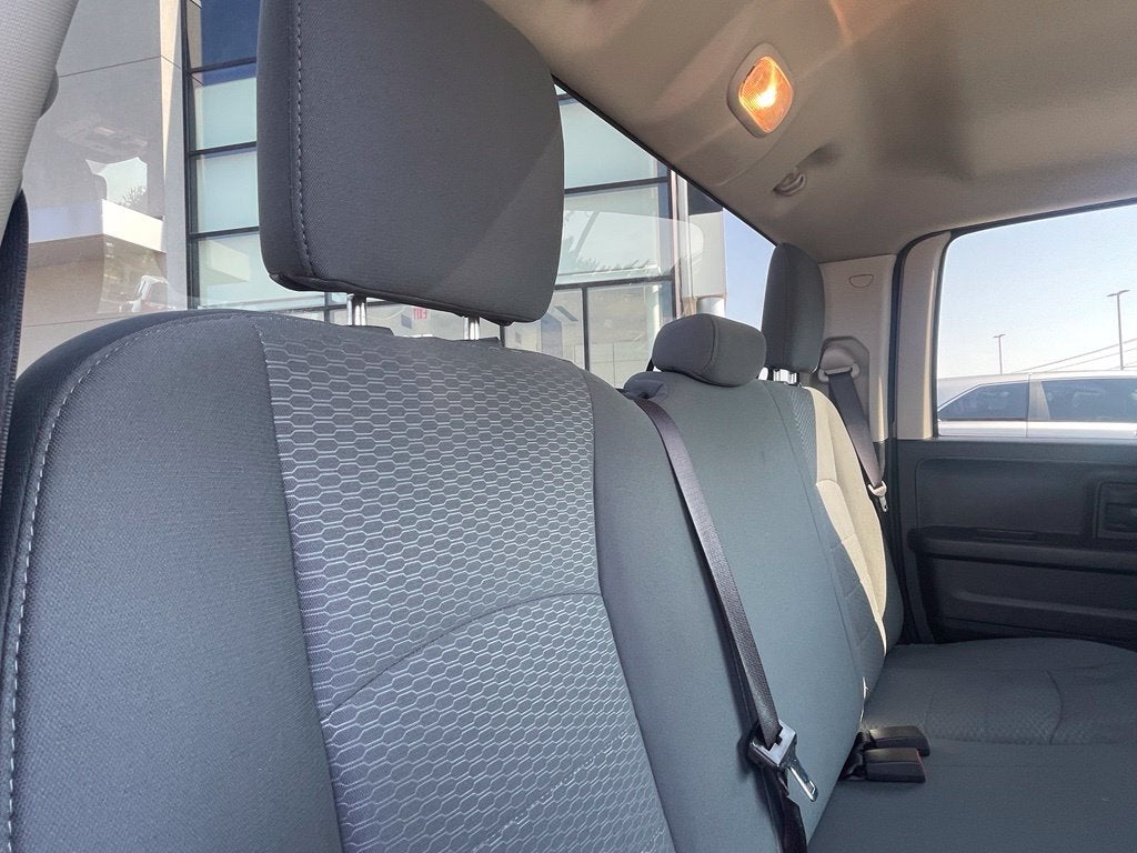 2019 RAM 1500 Classic Tradesman - IT'S GOT A HEMI!!! / 1-OWNER