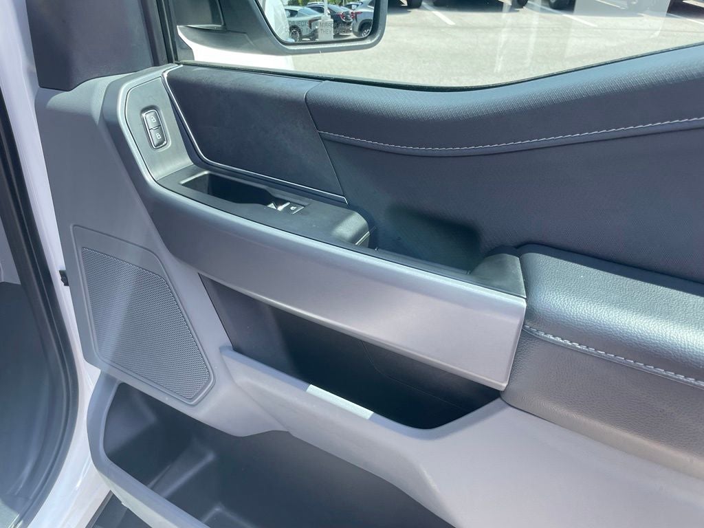 2025 Ford F-150 XLT - REAR PARKING SENSORS / 4X4