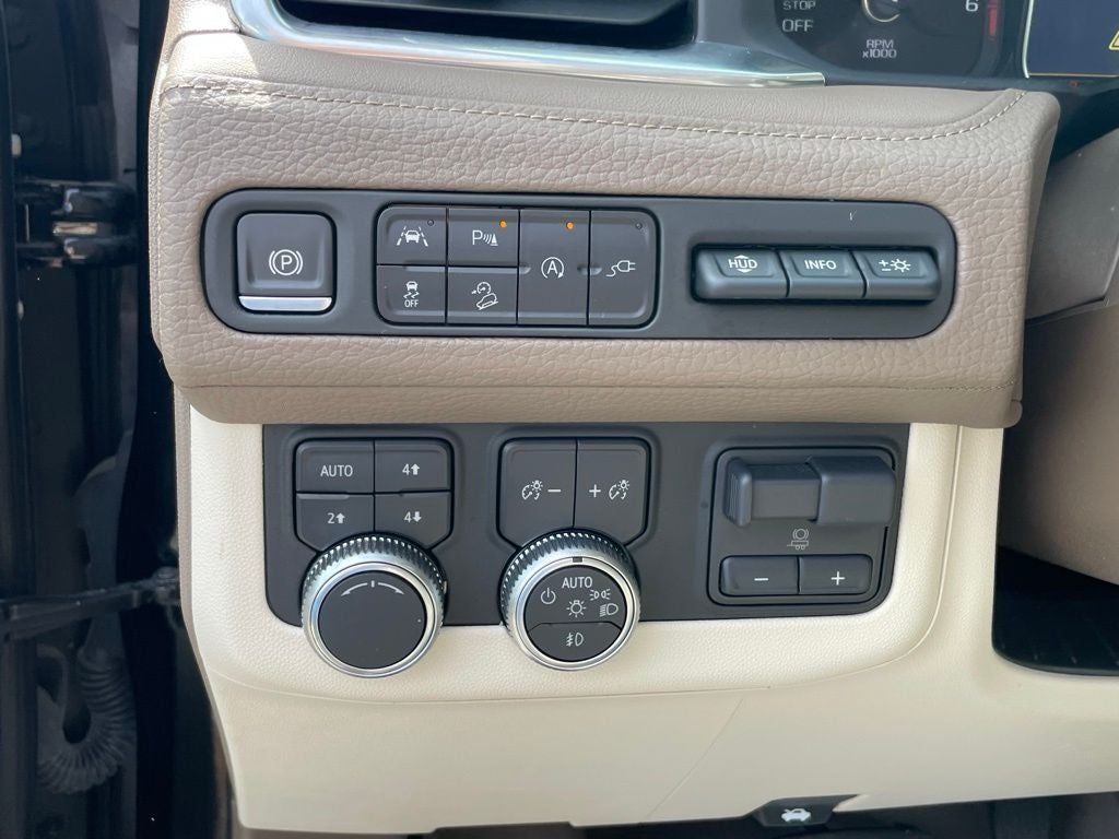 2021 GMC Yukon Denali - ONE OWNER / PANORAMIC SUNROOF