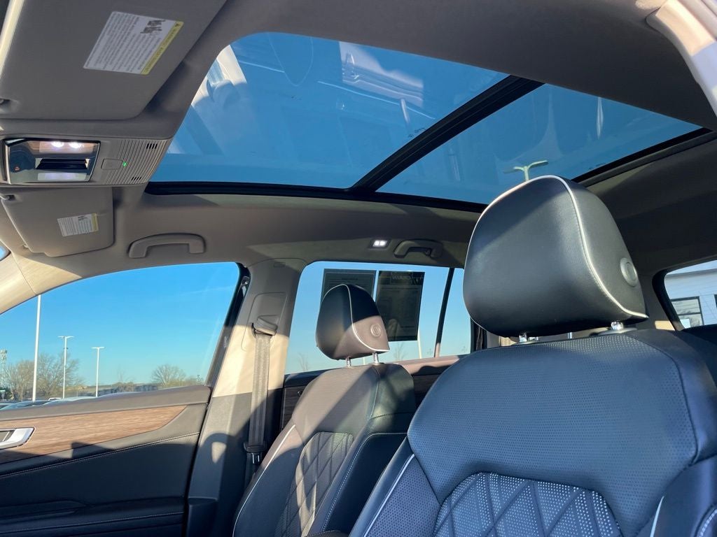 2024 Volkswagen Atlas 2.0T SEL Premium R-Line - MEMORY SEATS