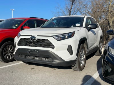 2025 Toyota RAV4 LE - WIRELESS APPLE CARPLAY / 30 MPG