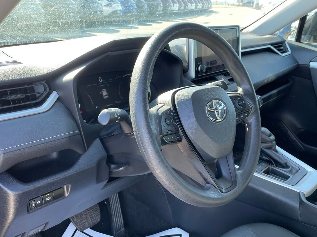 2024 Toyota RAV4 XLE - BLIND SPOT MONITOR / 7 INCH DISPLAY