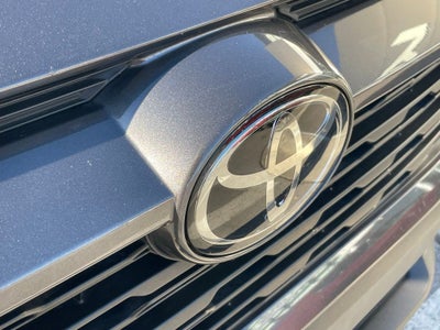 2024 Toyota RAV4 XLE - WIRELESS CARPLAY / LANE DEPARTURE ALERT