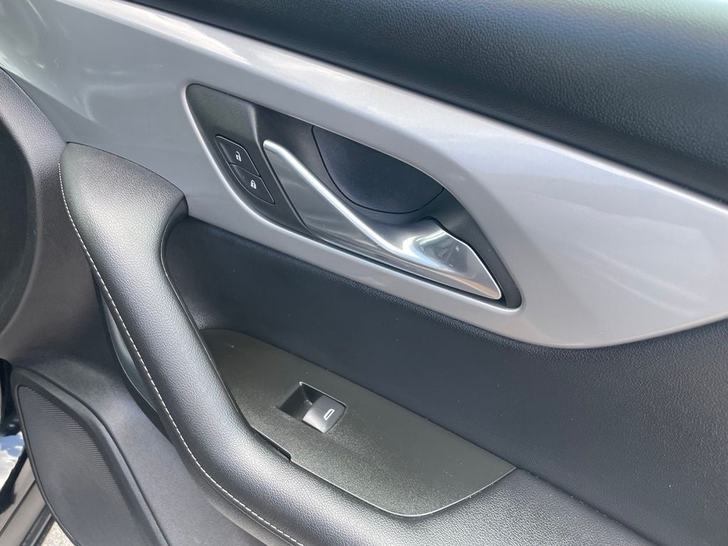 2025 Chevrolet Blazer LT - APPLE CARPLAY / POWER DRIVER SEAT