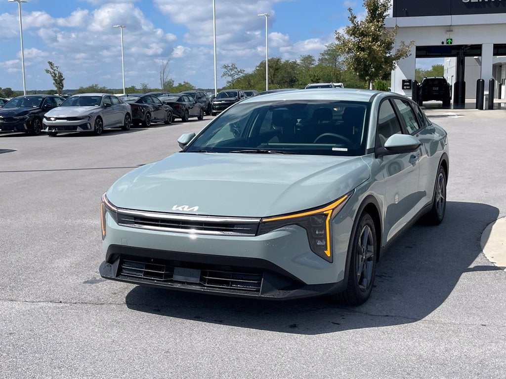 2026 Kia K4 LXS