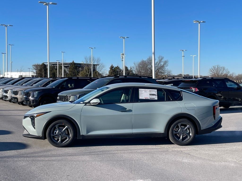 2026 Kia K4 LXS