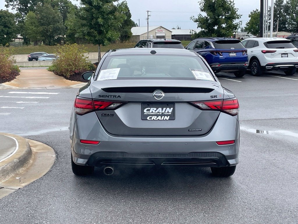 2022 Nissan Sentra SR - 37 MPG / BLIND SPOT WARNING