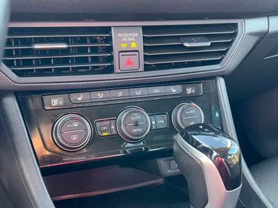 2024 Volkswagen Jetta 1.5T SE - 40 MPG / RAIN SENSING WIPERS