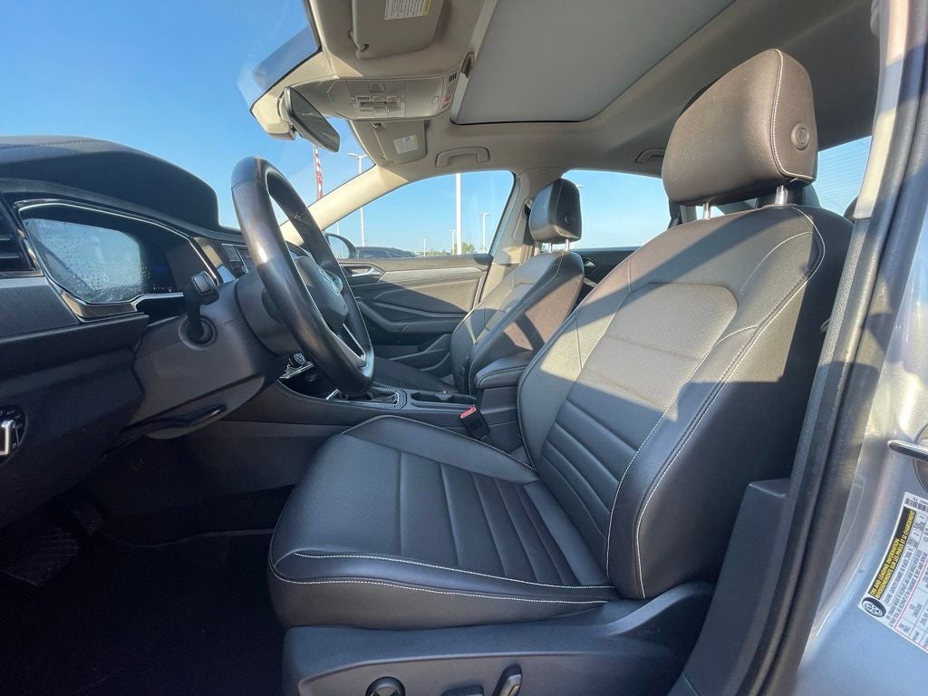 2024 Volkswagen Jetta 1.5T SE - 40 MPG / RAIN SENSING WIPERS