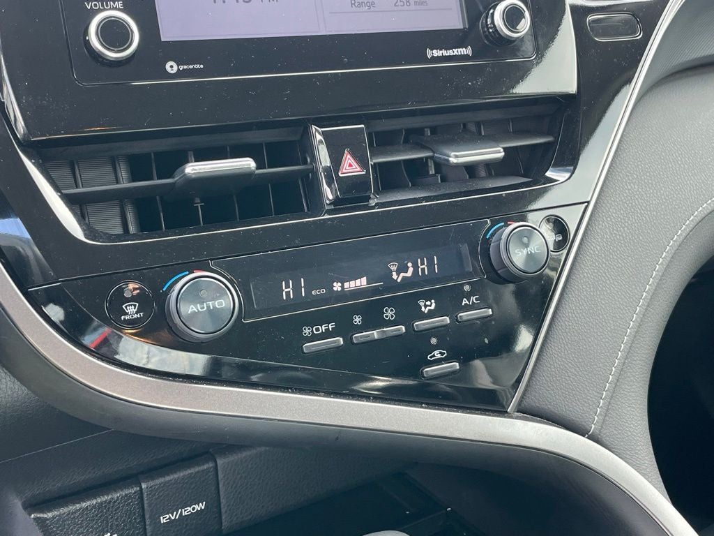 2024 Toyota Camry SE - 40 MPG / APPLE CARPLAY