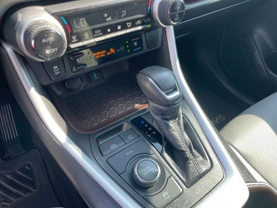 2020 Toyota RAV4 Hybrid Limited - 1 OWNER / POWER MOONROOF