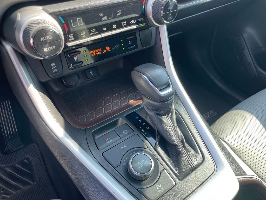 2020 Toyota RAV4 Hybrid Limited - 1 OWNER / POWER MOONROOF