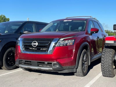 2024 Nissan Pathfinder SL