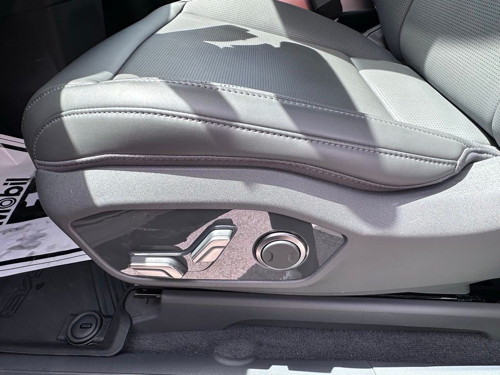 2026 Kia EV9 Light Long Range