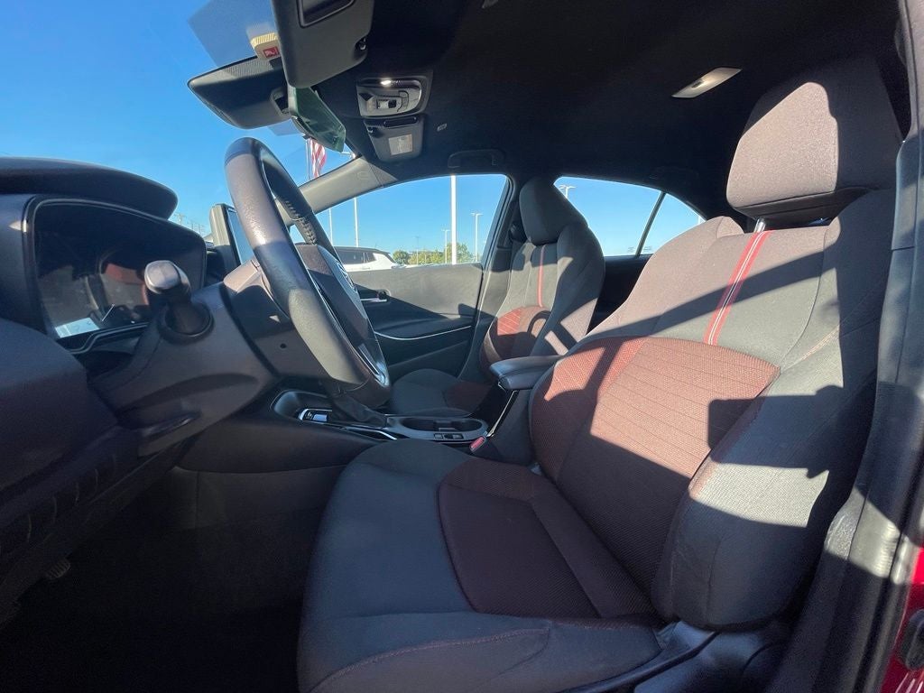 2024 Toyota Corolla SE - 40 MPG / BLACKOUT EMBLEMS