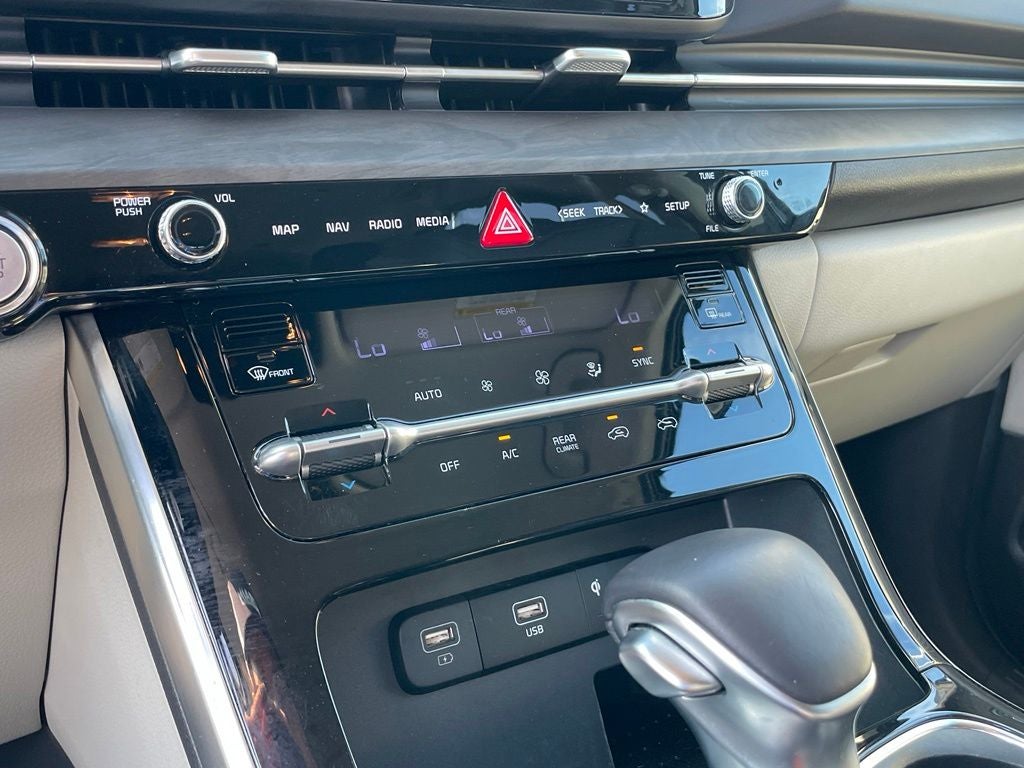 2024 Kia Carnival EX