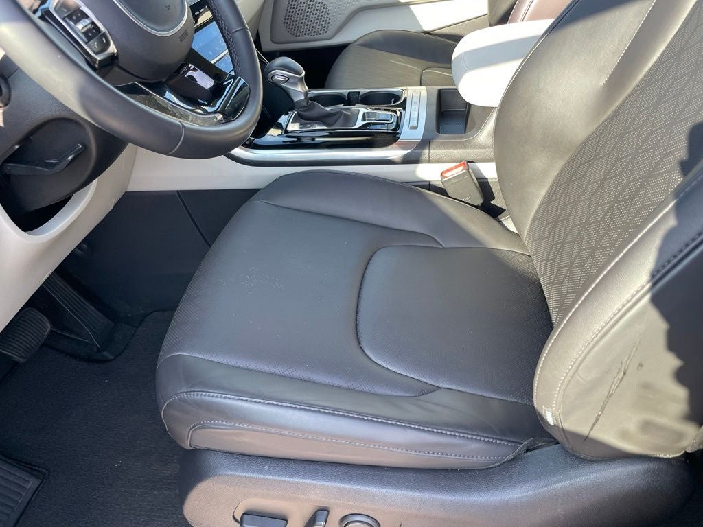 2024 Kia Carnival EX
