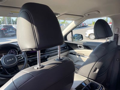 2024 Kia Carnival EX