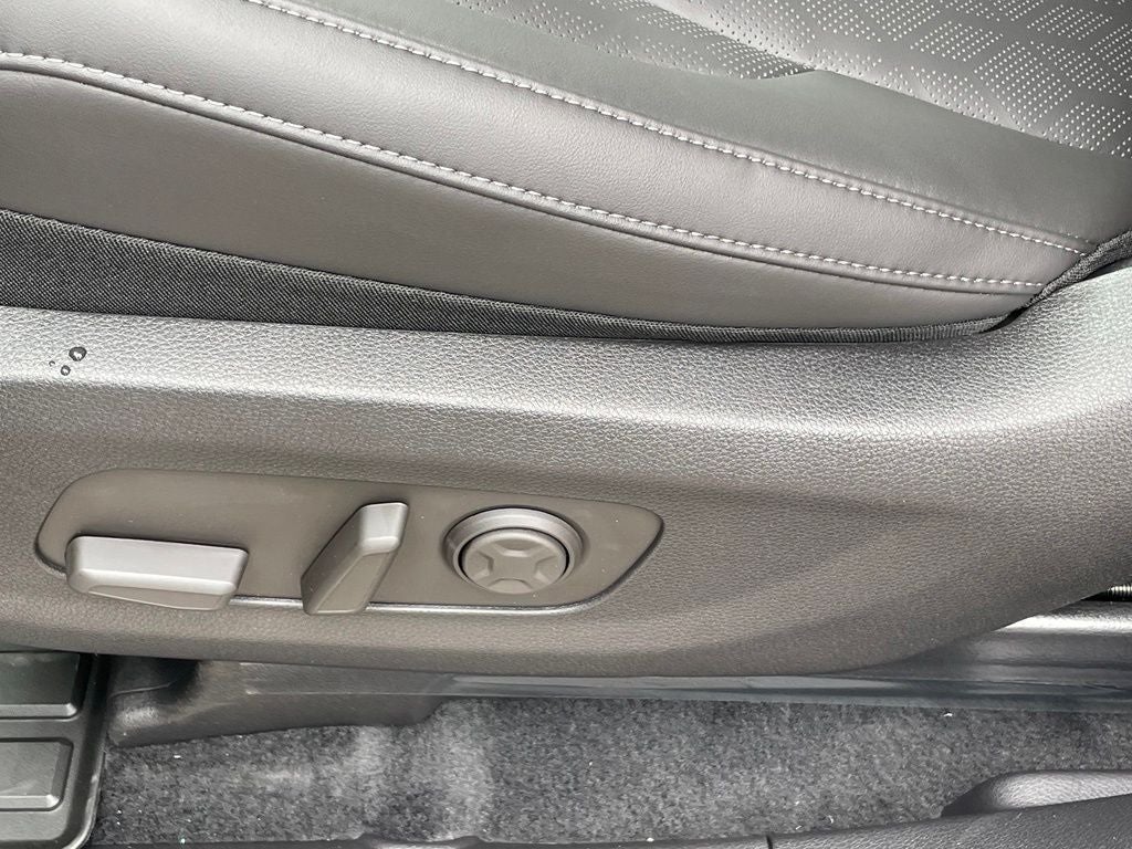 2027 Kia Carnival EX