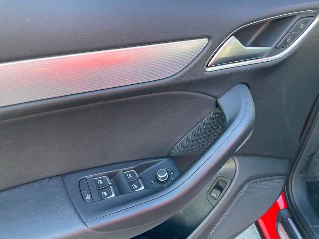 2018 Audi Q3 2.0T Premium Plus quattro - PANORAMIC SUNROOF / CD PLAYER