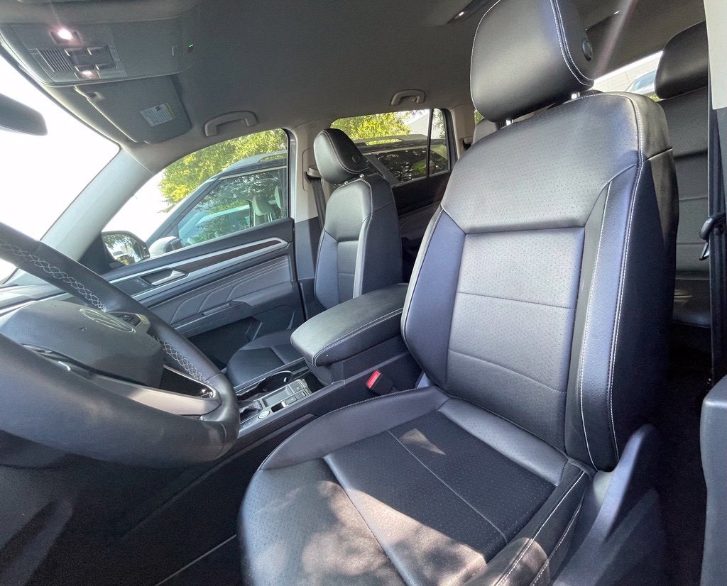 2023 Volkswagen Atlas 2.0T SE w/Technology Clean CarFax, One Owner, Third Row Seat