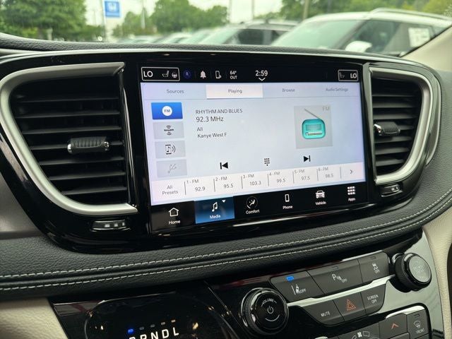 2023 Chrysler Pacifica Hybrid Touring L