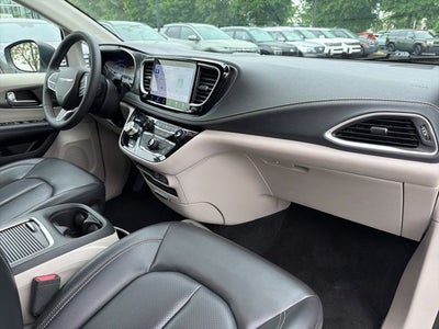 2023 Chrysler Pacifica Hybrid Touring L