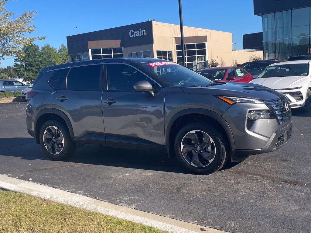 2025 Nissan Rogue SV Clean CarFax, One Owner