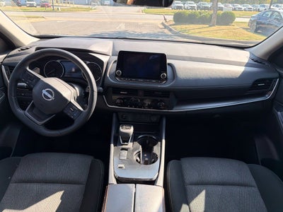 2025 Nissan Rogue SV Clean CarFax, One Owner