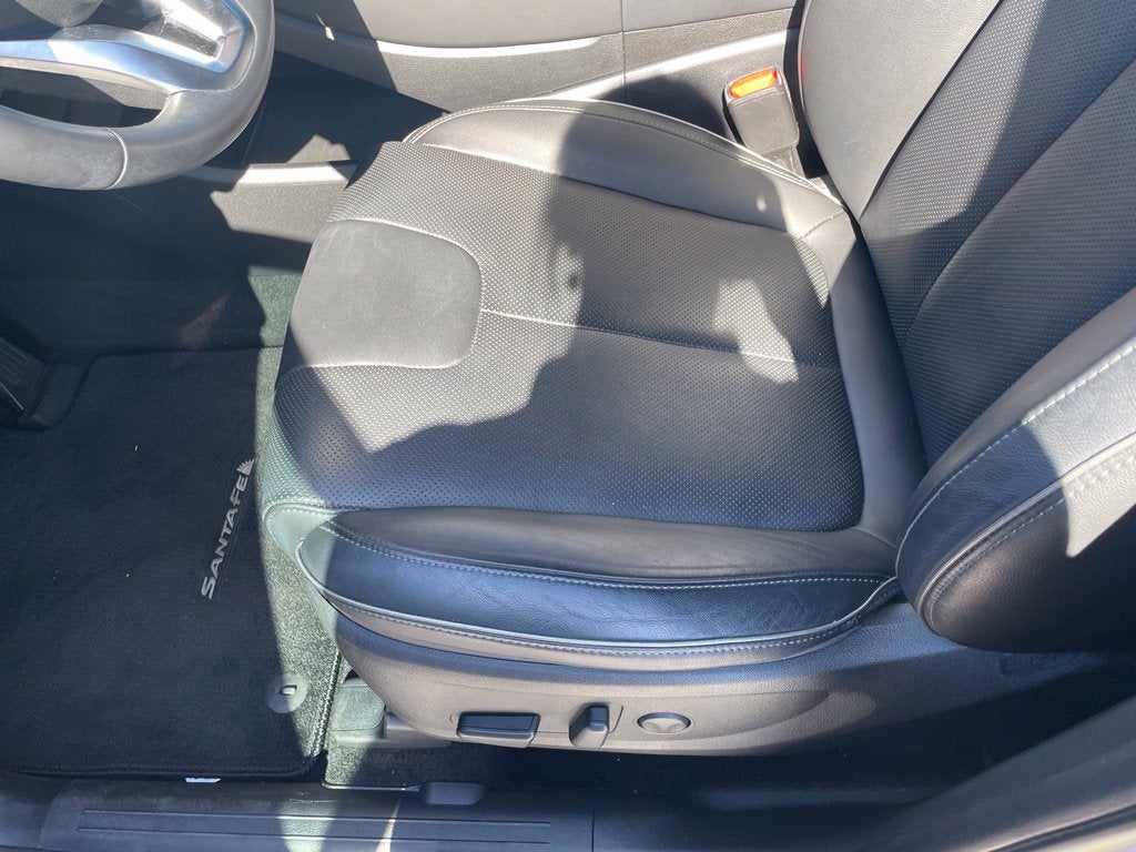 2022 Hyundai Santa Fe SEL Pano Roof, Leather, One Owner, Clean CarFax