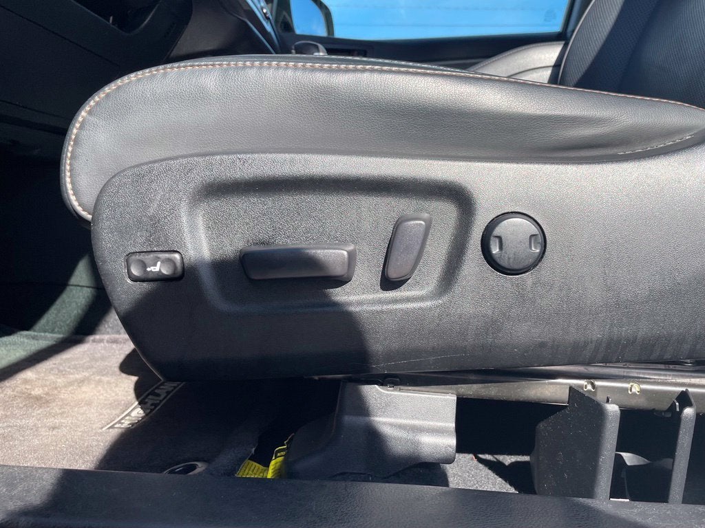 2018 Toyota Highlander Limited Platinum Leather, One Owner, Moonroof, Third Row