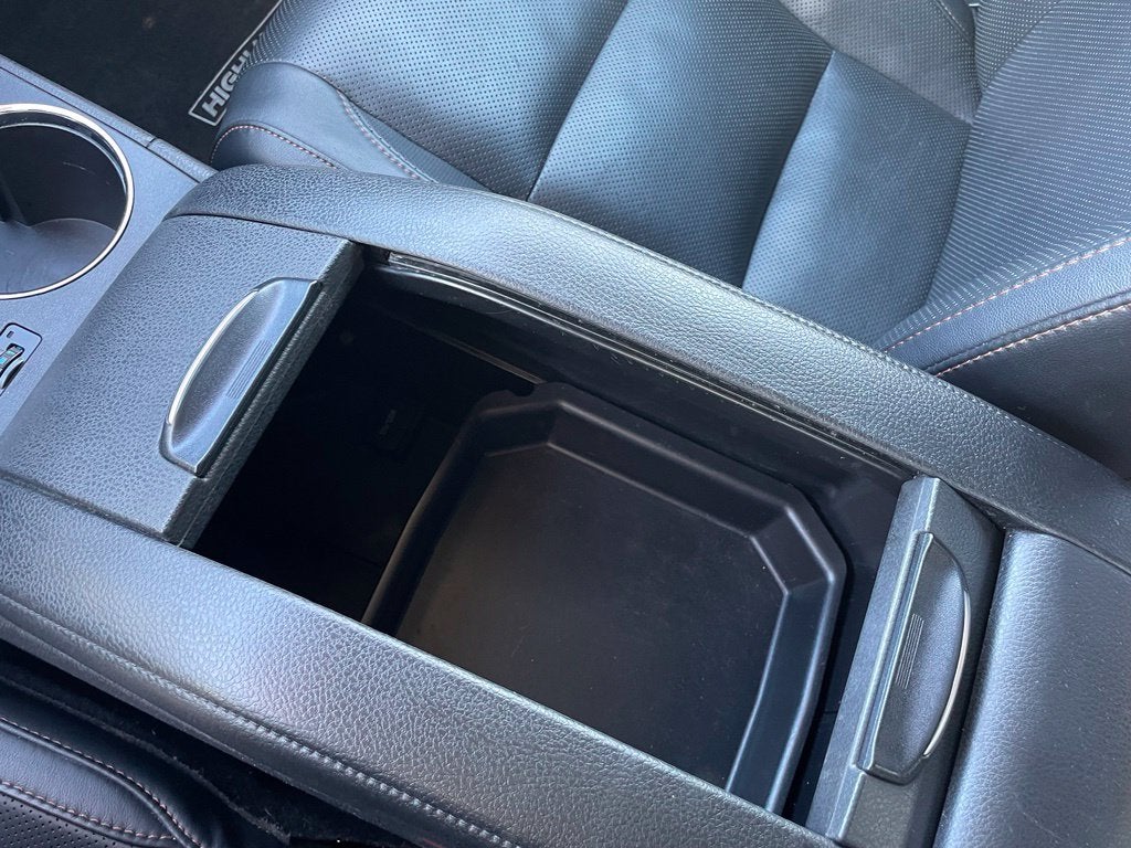 2018 Toyota Highlander Limited Platinum Leather, One Owner, Moonroof, Third Row