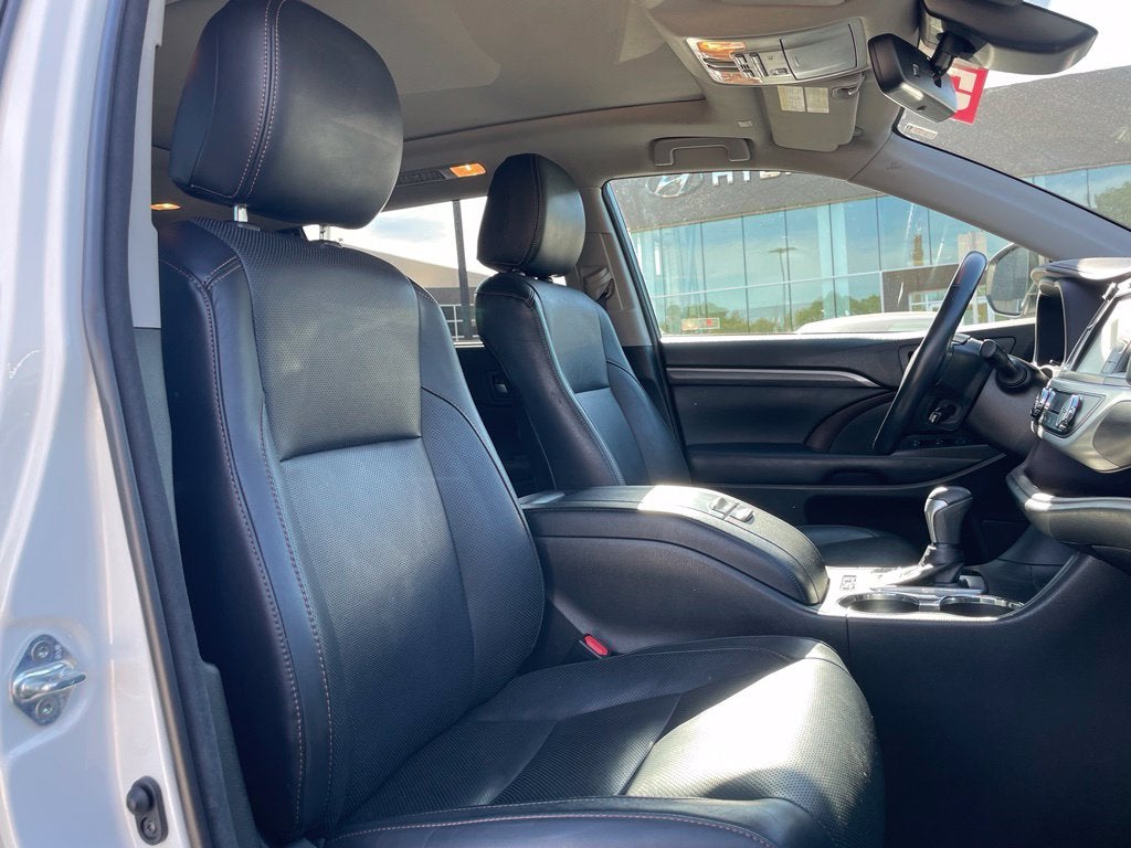 2018 Toyota Highlander Limited Platinum Leather, One Owner, Moonroof, Third Row
