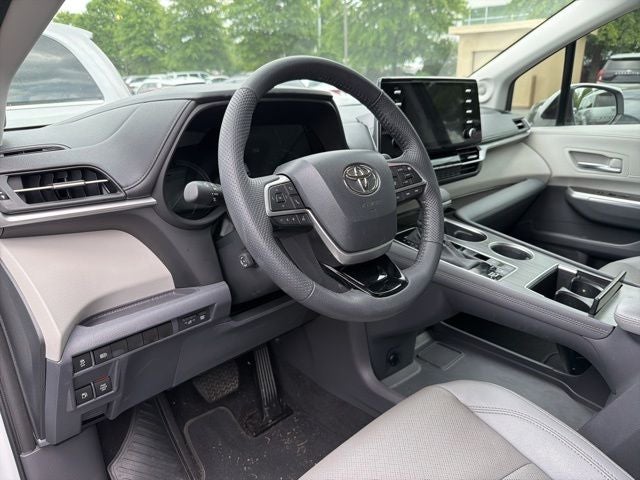 2023 Toyota Sienna Limited 7 Passenger