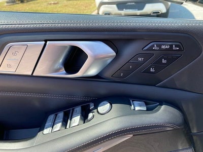 2020 BMW X7 M50i