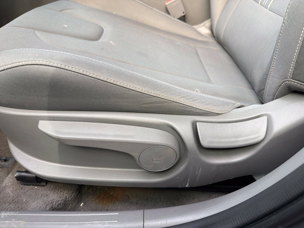2025 Hyundai Elantra SEL Sport One Owner, Clean CarFax