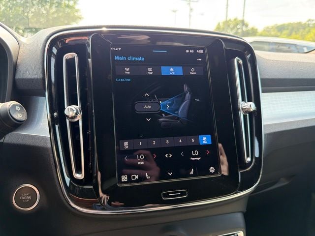 2024 Volvo XC40 B5 Core CLEAN CARFAX 1-OWNER