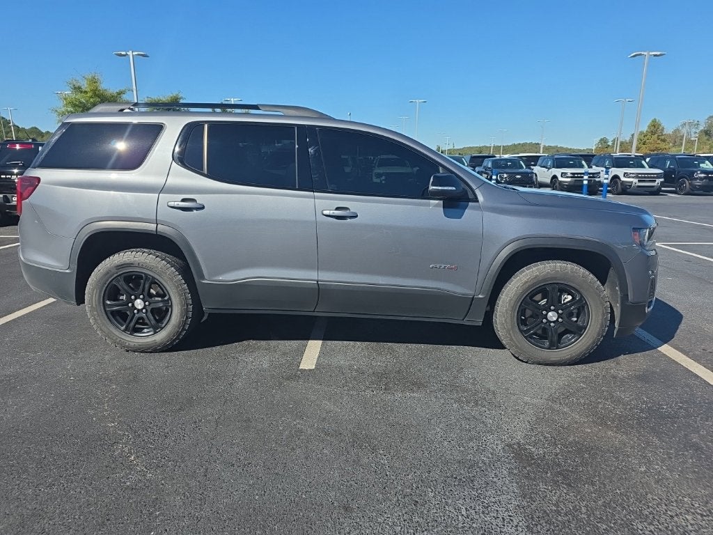 2022 GMC Acadia AT4