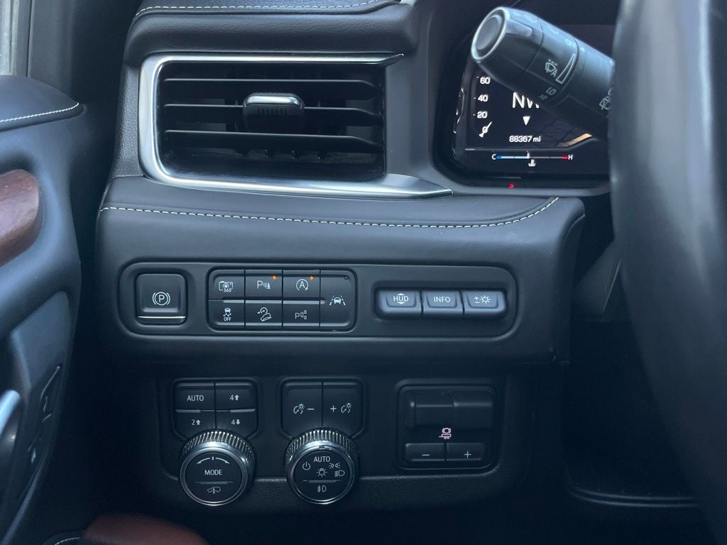 2023 GMC Yukon XL Denali Ultimate