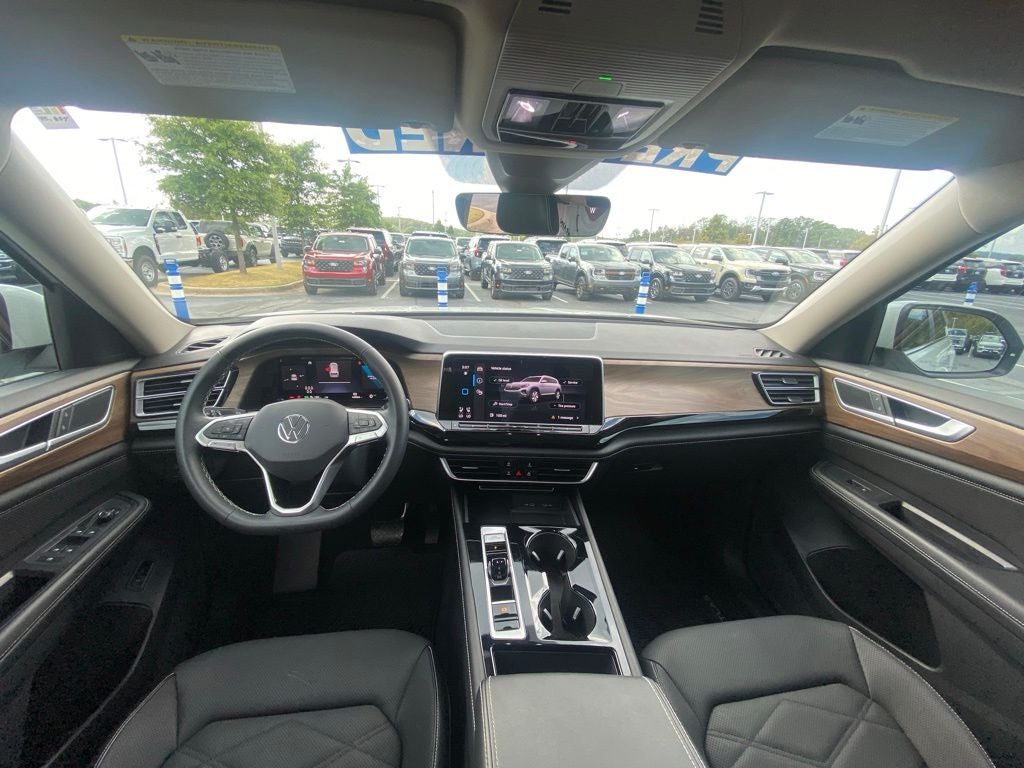 2024 Volkswagen Atlas 2.0T SE w/Technology