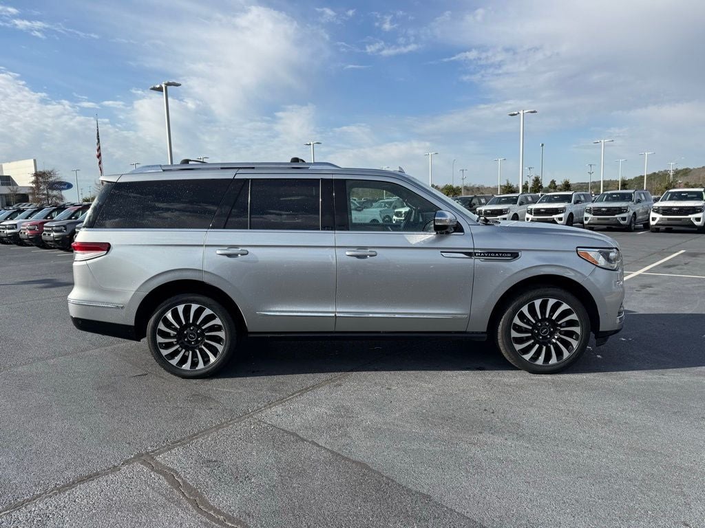 2022 Lincoln Navigator Black Label