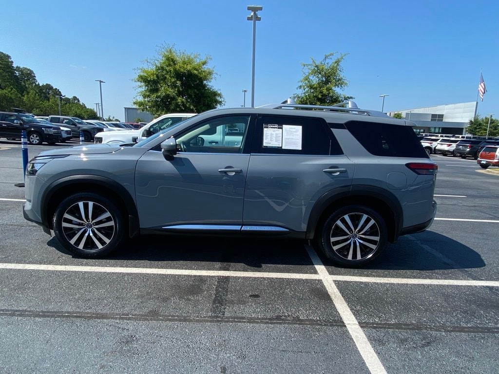 2023 Nissan Pathfinder Platinum