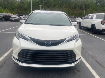 2021 Toyota Sienna XLE 8 Passenger