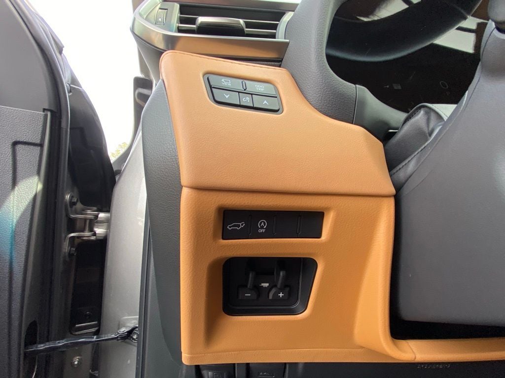 2025 Lexus LX 600 Luxury