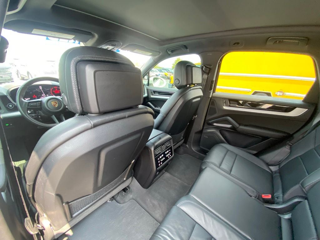 2024 Porsche Cayenne Base